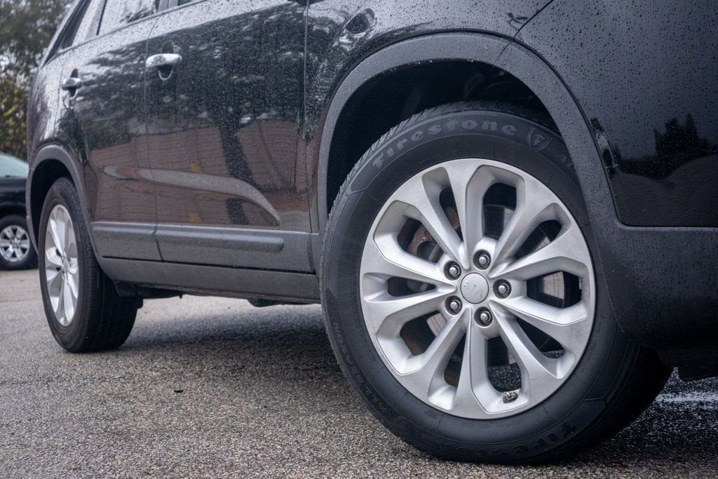 Used 2015 Kia Sorento EX image 2