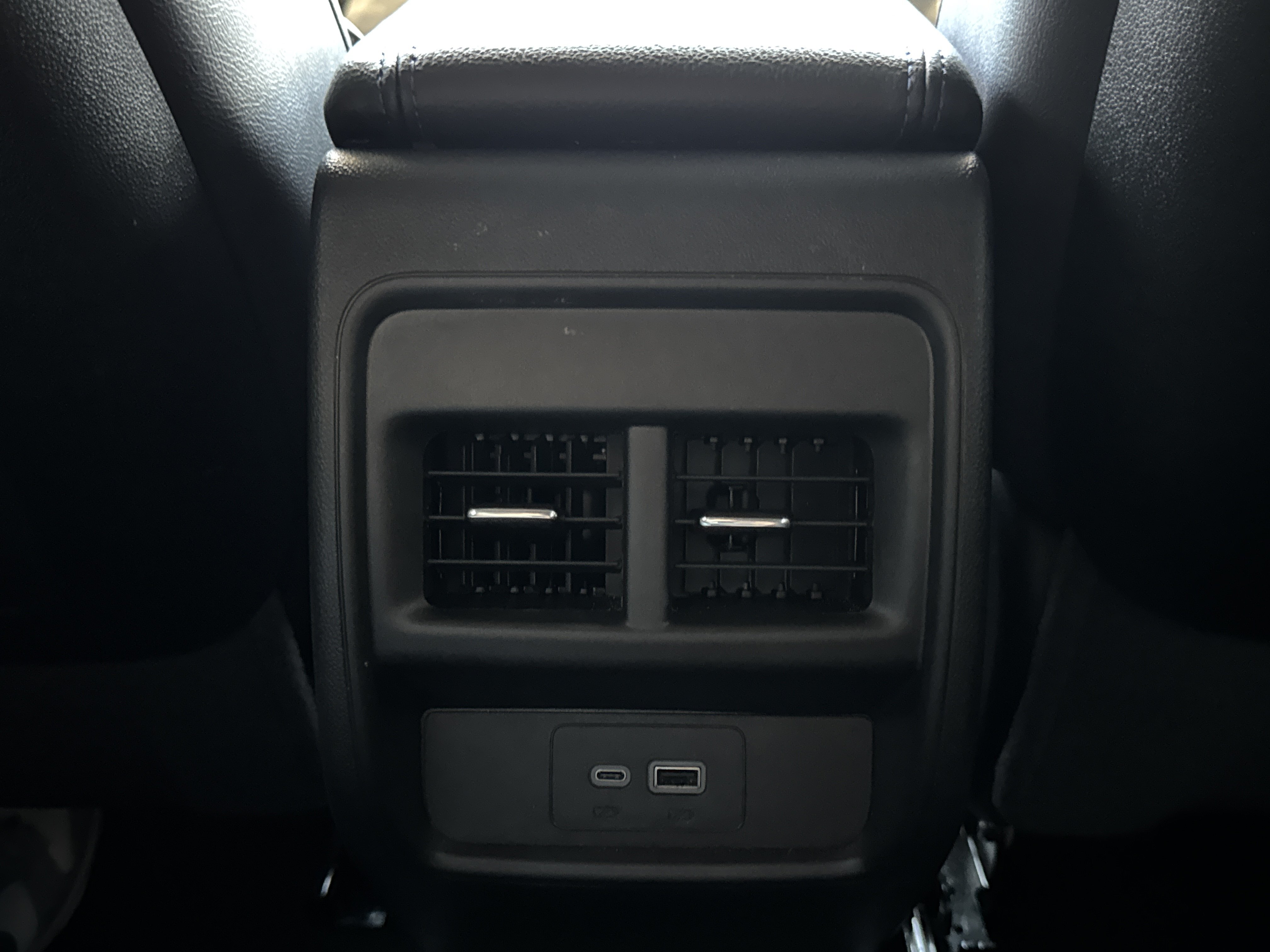 Certified 2025 Cadillac XT4 Sport w/ LPO, Onyx Lite Package FWD image 17