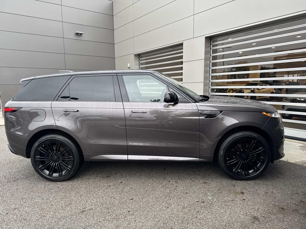 New 2026 Land Rover Range Rover Sport Dynamic SE AWD/4WD image 8