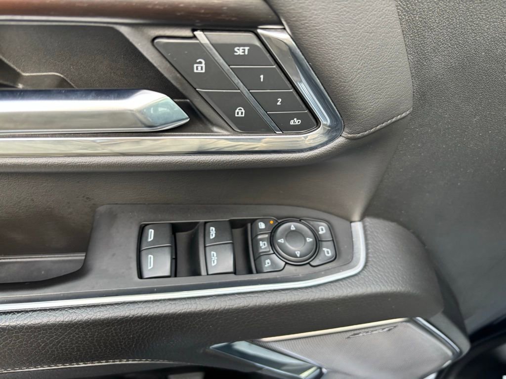 Used 2024 GMC Sierra 3500 Denali w/ Technology Package image 15