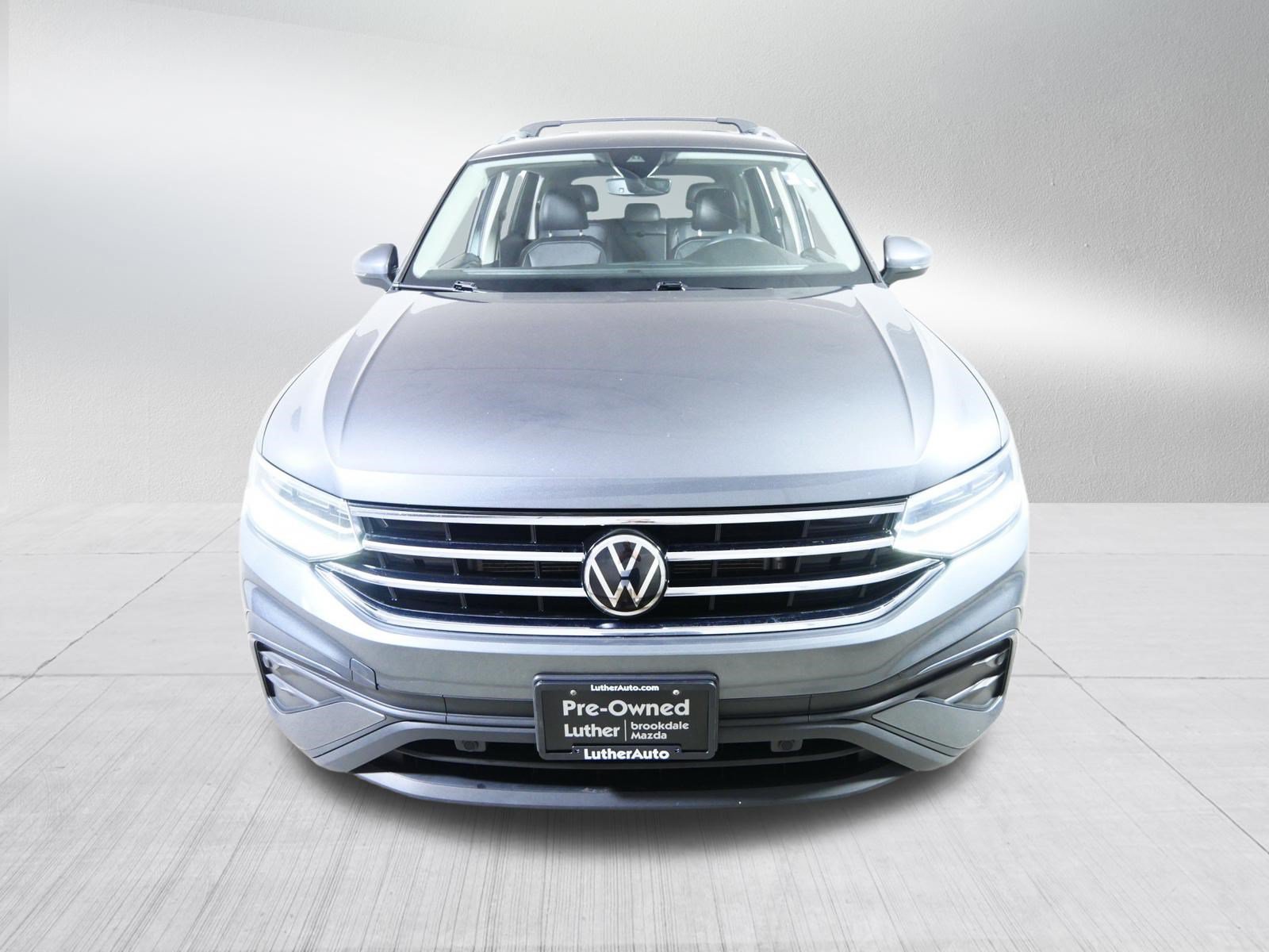 Used 2022 Volkswagen Tiguan SE AWD/4WD image 2