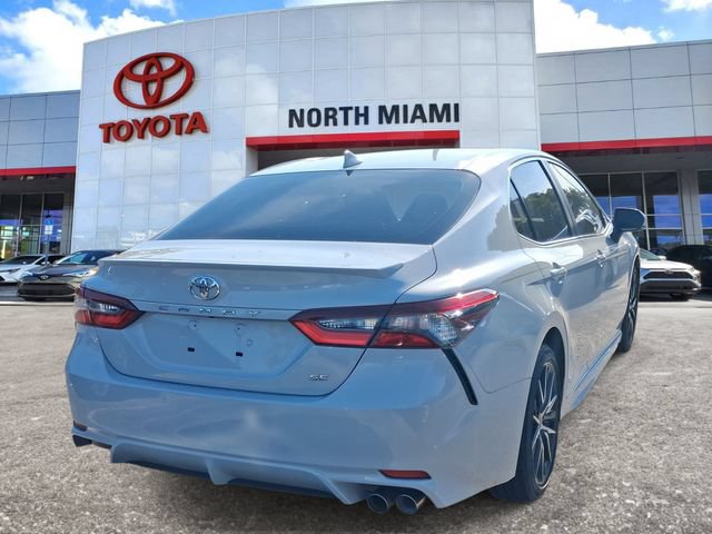Used 2023 Toyota Camry SE w/ Cold Weather Package FWD image 4