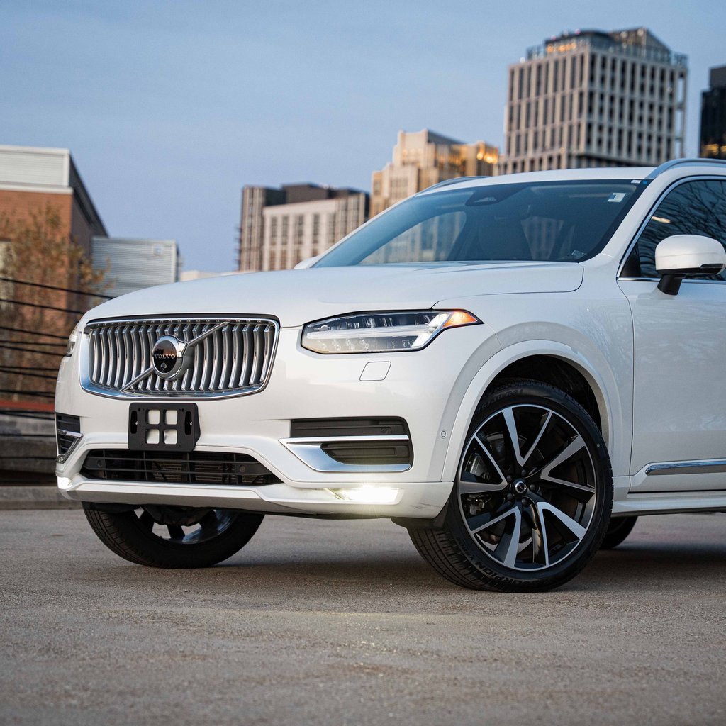 Certified 2025 Volvo XC90 B5 Plus image 2