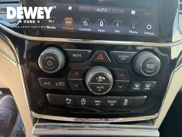 Used 2020 Jeep Grand Cherokee Limited AWD/4WD image 22