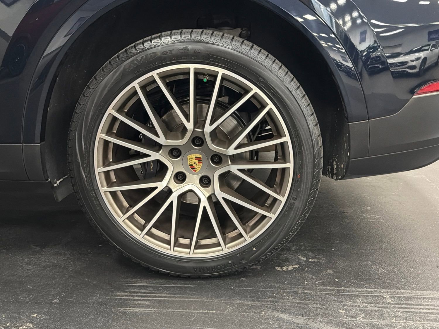 Used 2023 Porsche Cayenne AWD/4WD image 17