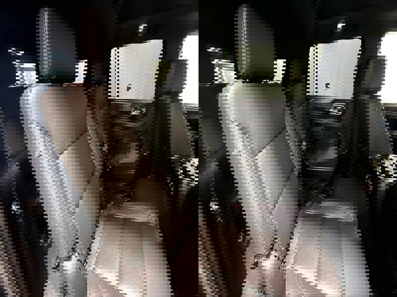 Used 2022 Chevrolet Suburban Z71 w/ Luxury Package image 16