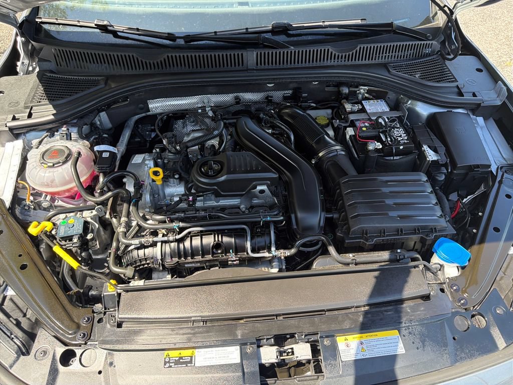 Used 2025 Volkswagen Jetta SE w/ Sunroof Package FWD image 26