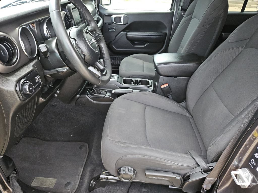 Used 2023 Jeep Wrangler Unlimited Sport AWD/4WD image 15