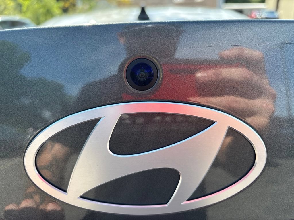 Certified 2025 Hyundai Elantra SE FWD image 14
