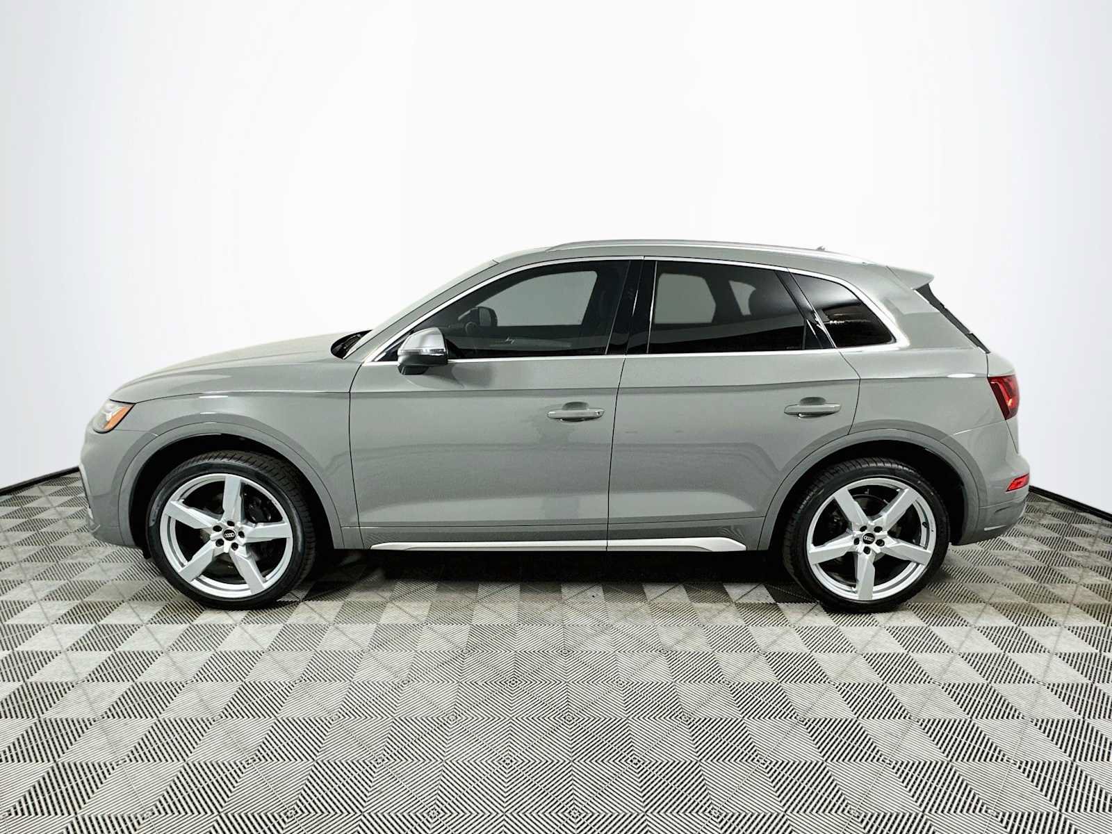 Used 2021 Audi SQ5 Premium Plus w/ Premium Plus Package AWD/4WD image 4
