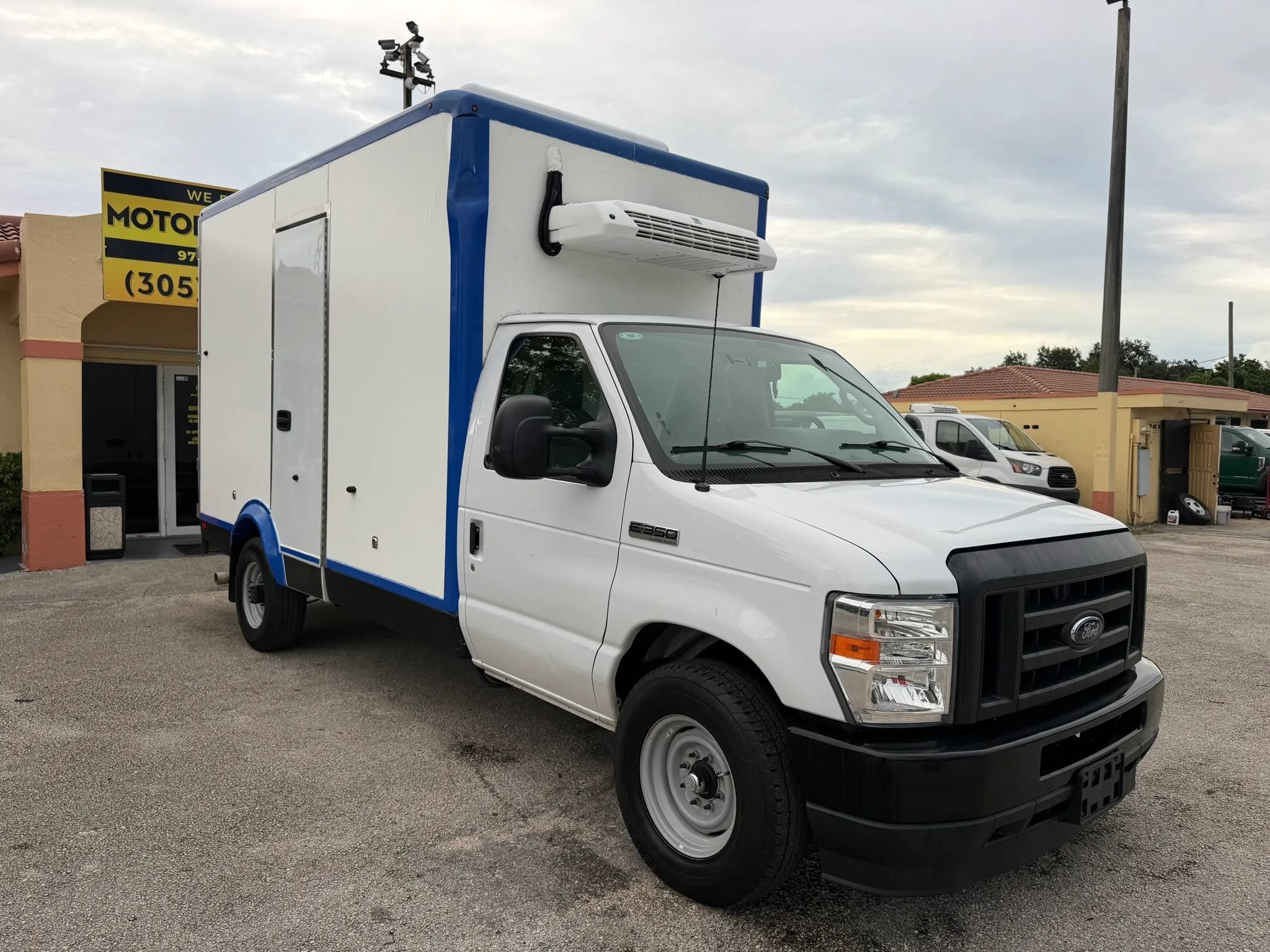 Used 2023 Ford E-350 and Econoline 350 Super Duty w/ Power Windows & Locks Group RWD image 7