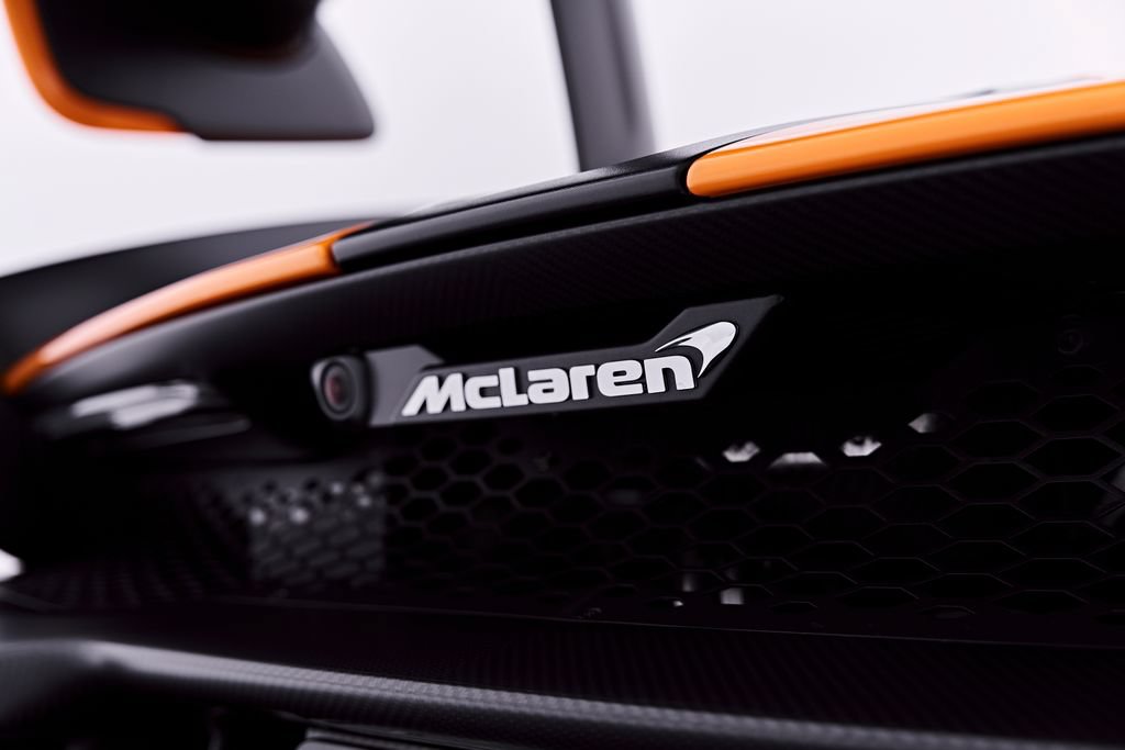 Used 2019 McLaren Senna RWD image 44