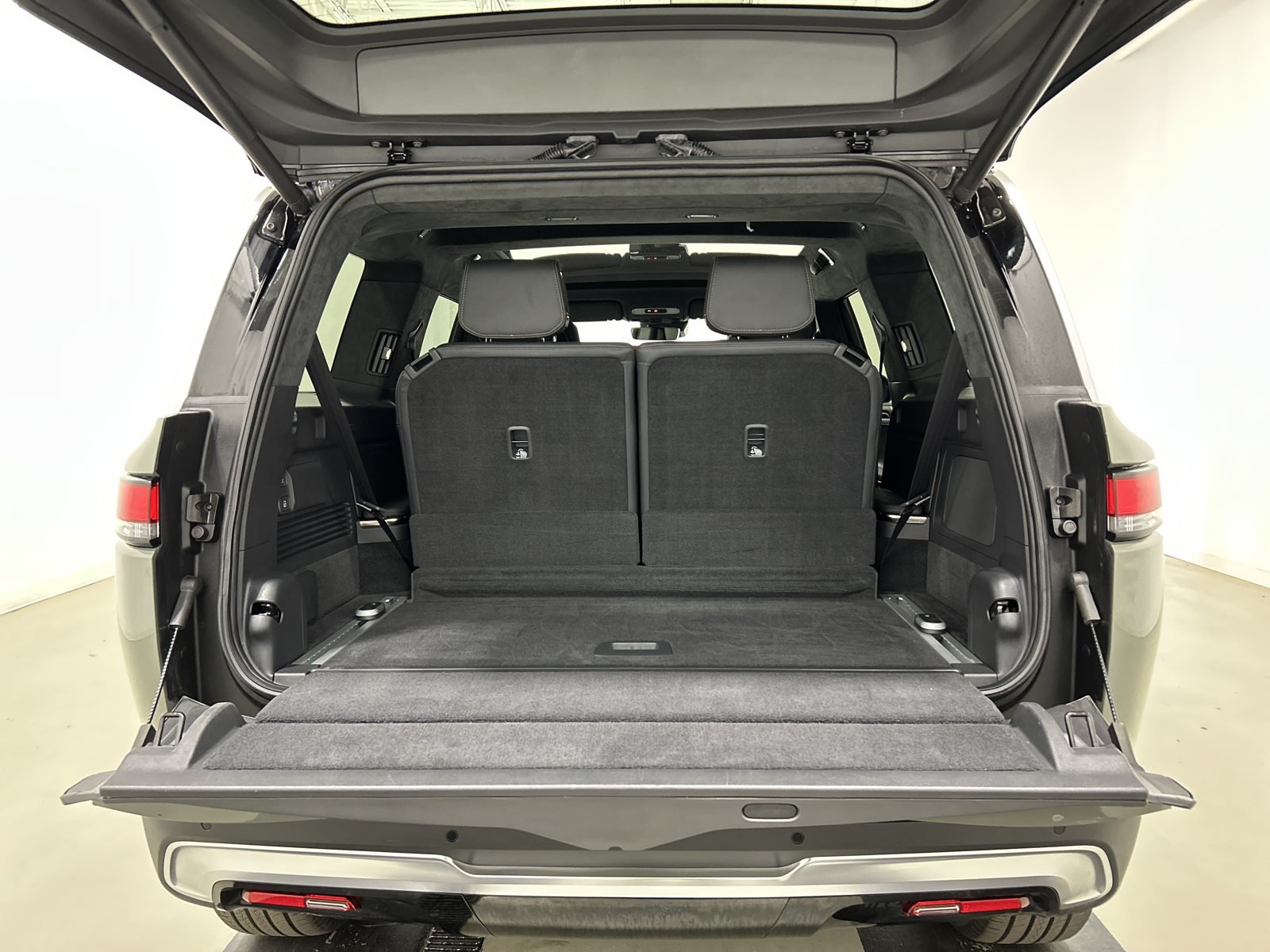 Used 2022 Rivian R1S Launch Edition Quad AWD/4WD image 15