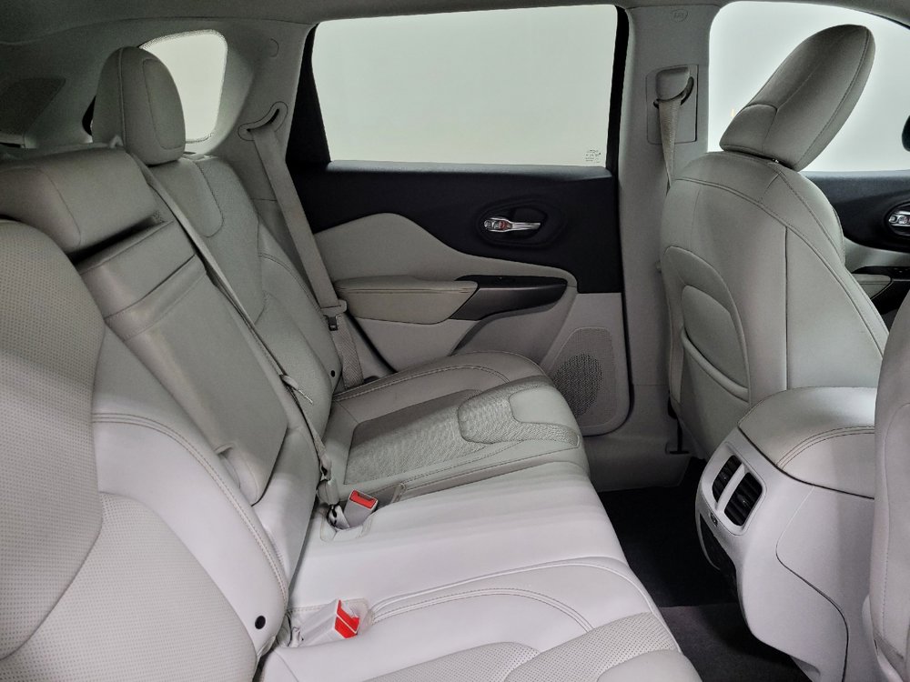 Used 2019 Jeep Cherokee Limited image 19