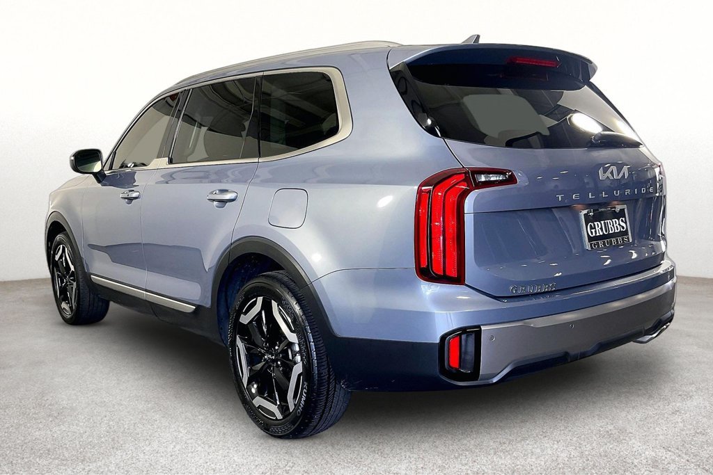 Used 2025 Kia Telluride S FWD image 14