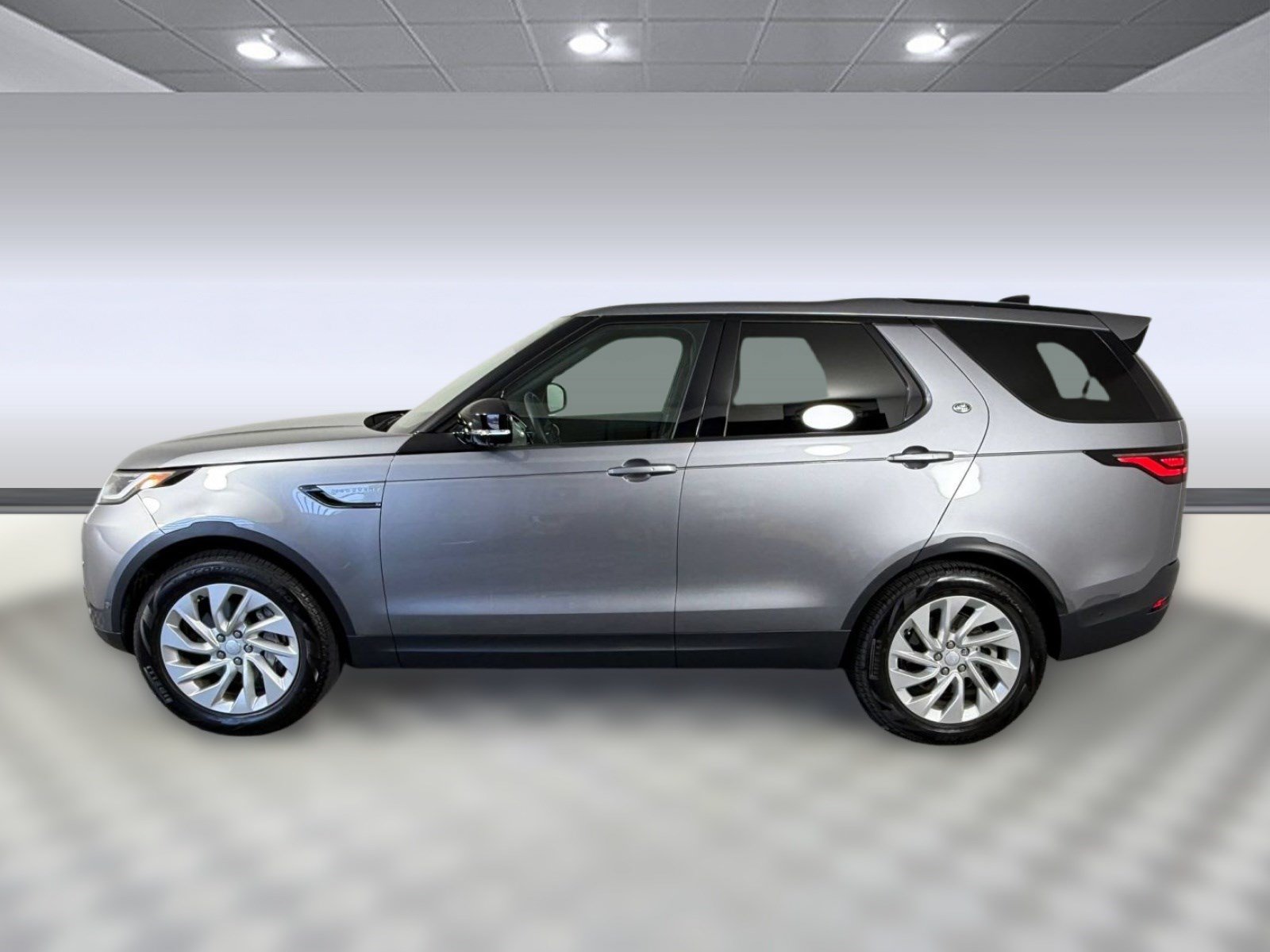 Used 2026 Land Rover Discovery S AWD/4WD image 2