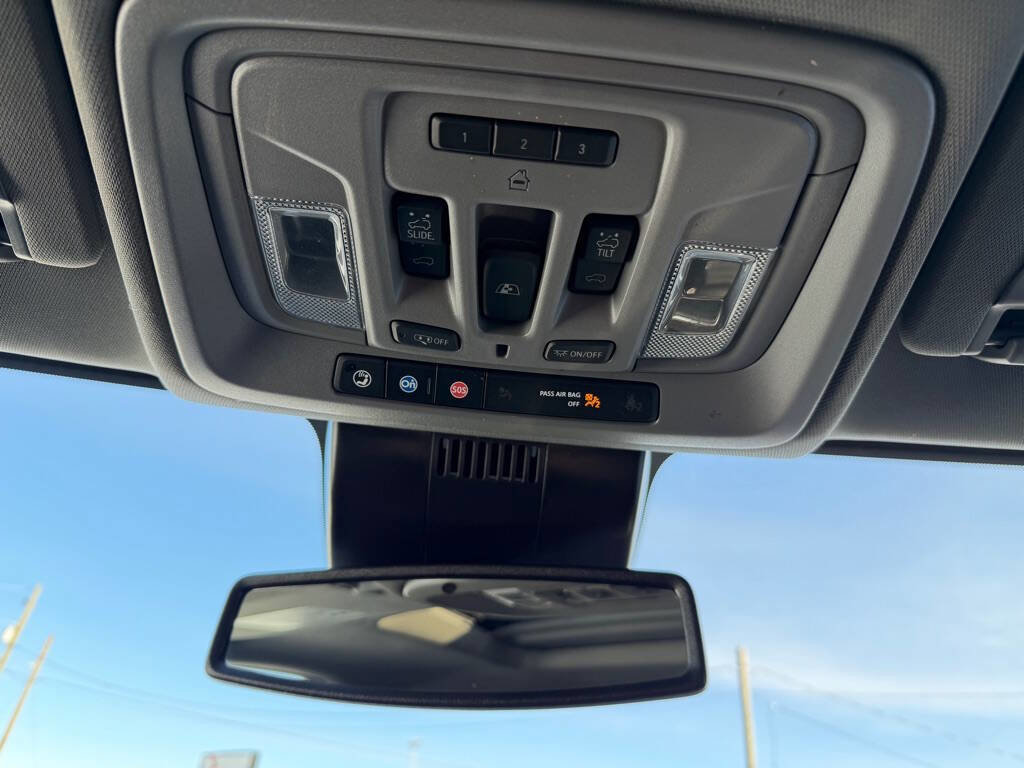 Used 2024 GMC Sierra 3500 SLT w/ SLT Premium Package image 38