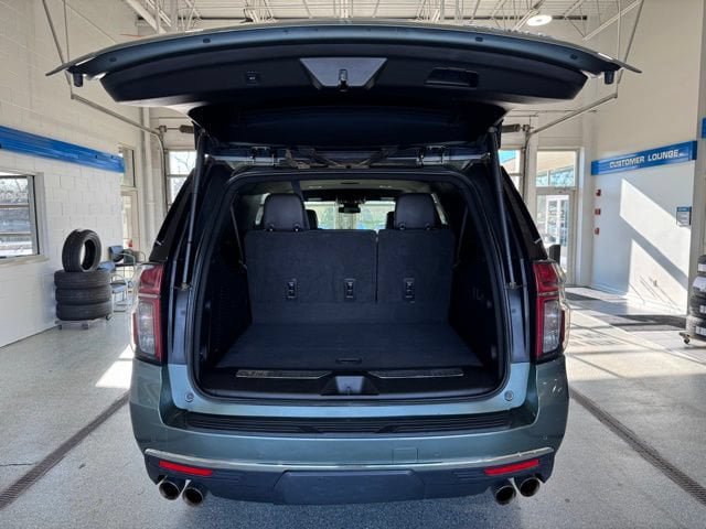 Used 2023 Chevrolet Suburban Premier AWD/4WD image 9