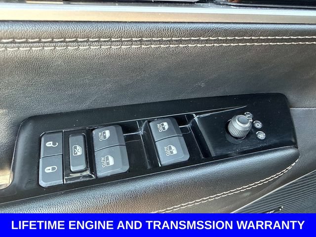 Used 2024 Jeep Wagoneer L Series II RWD image 21