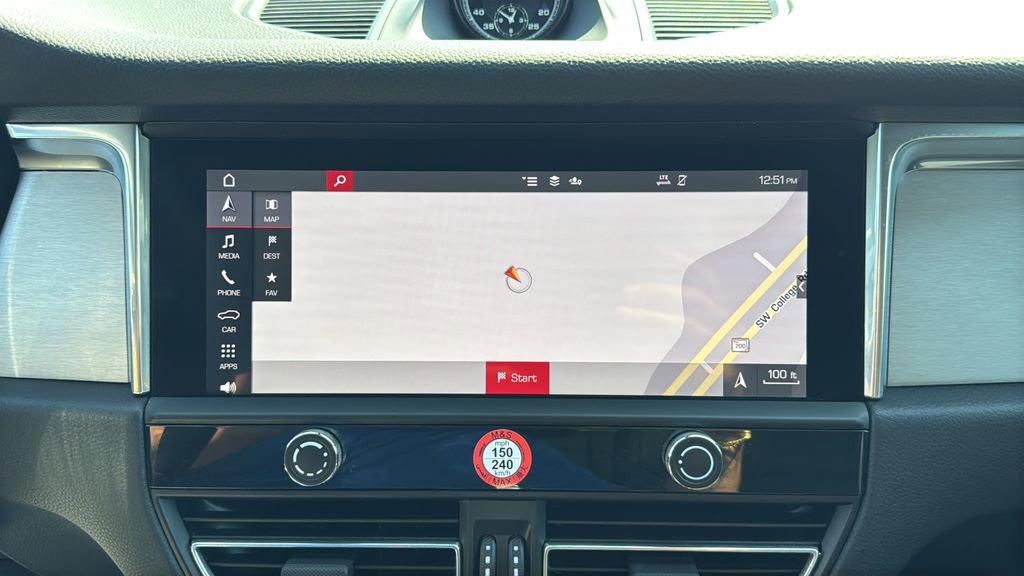 Used 2026 Porsche Macan image 27