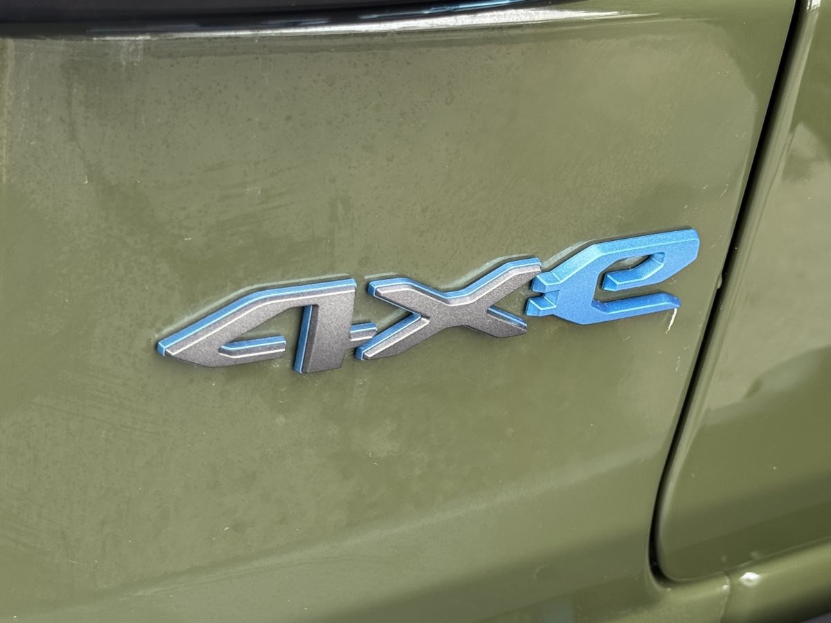 Used 2024 Jeep Wrangler Unlimited AWD/4WD image 16