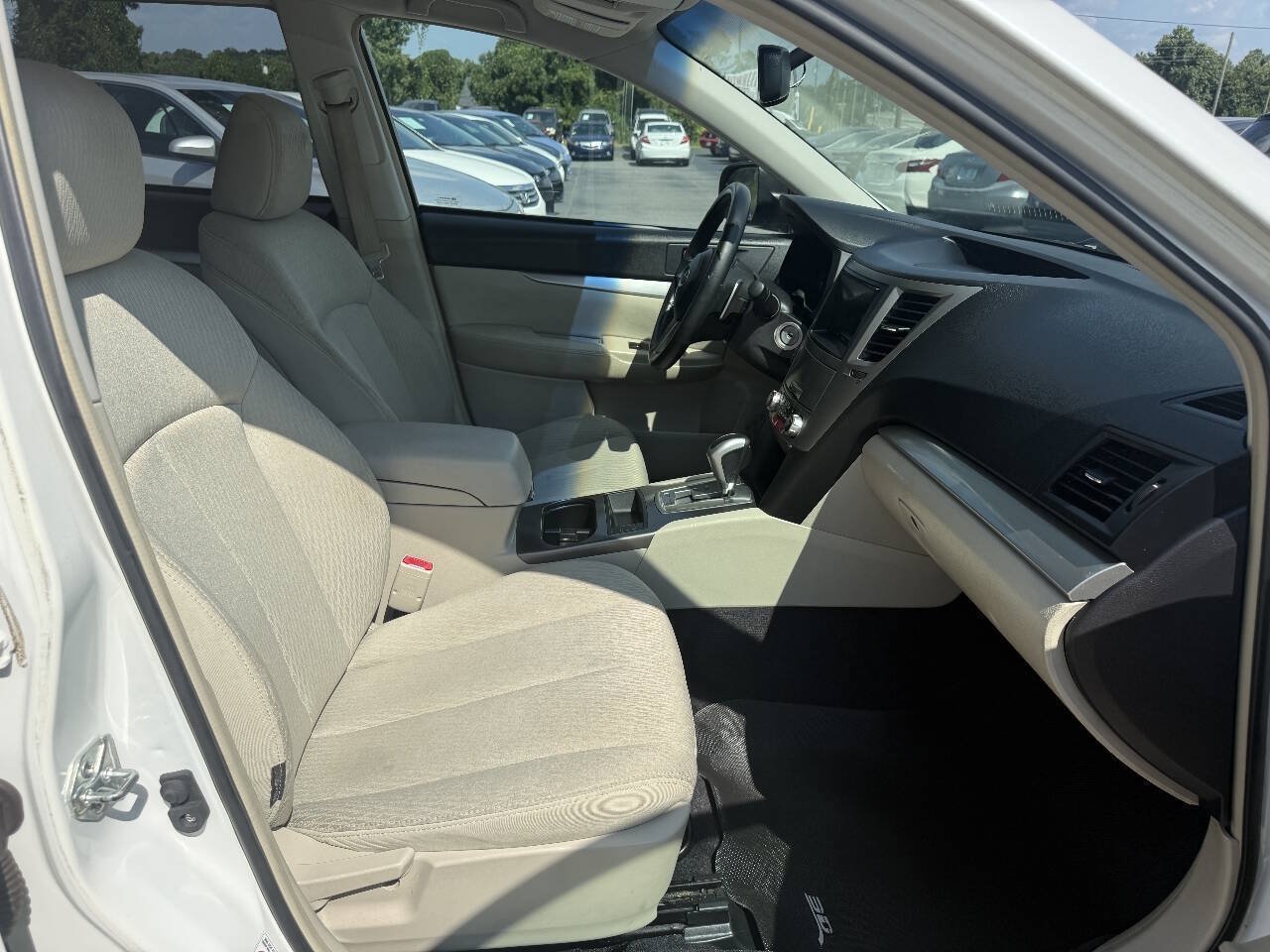 Used 2010 Subaru Outback 2.5i Premium AWD/4WD image 13