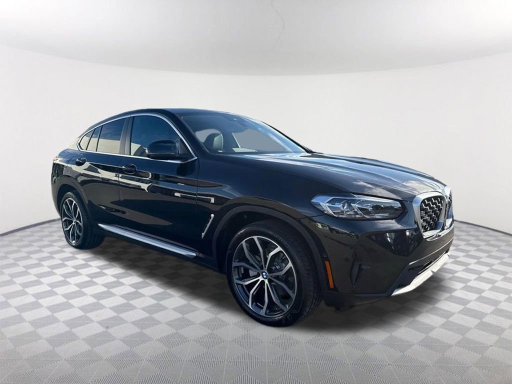 Used 2025 BMW X4 xDrive30i w/ Premium Package image 1