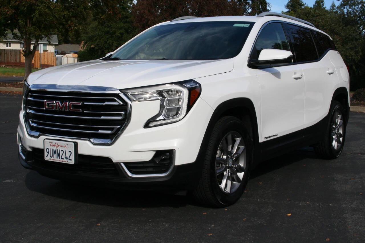 Used 2023 GMC Terrain SLT image 9