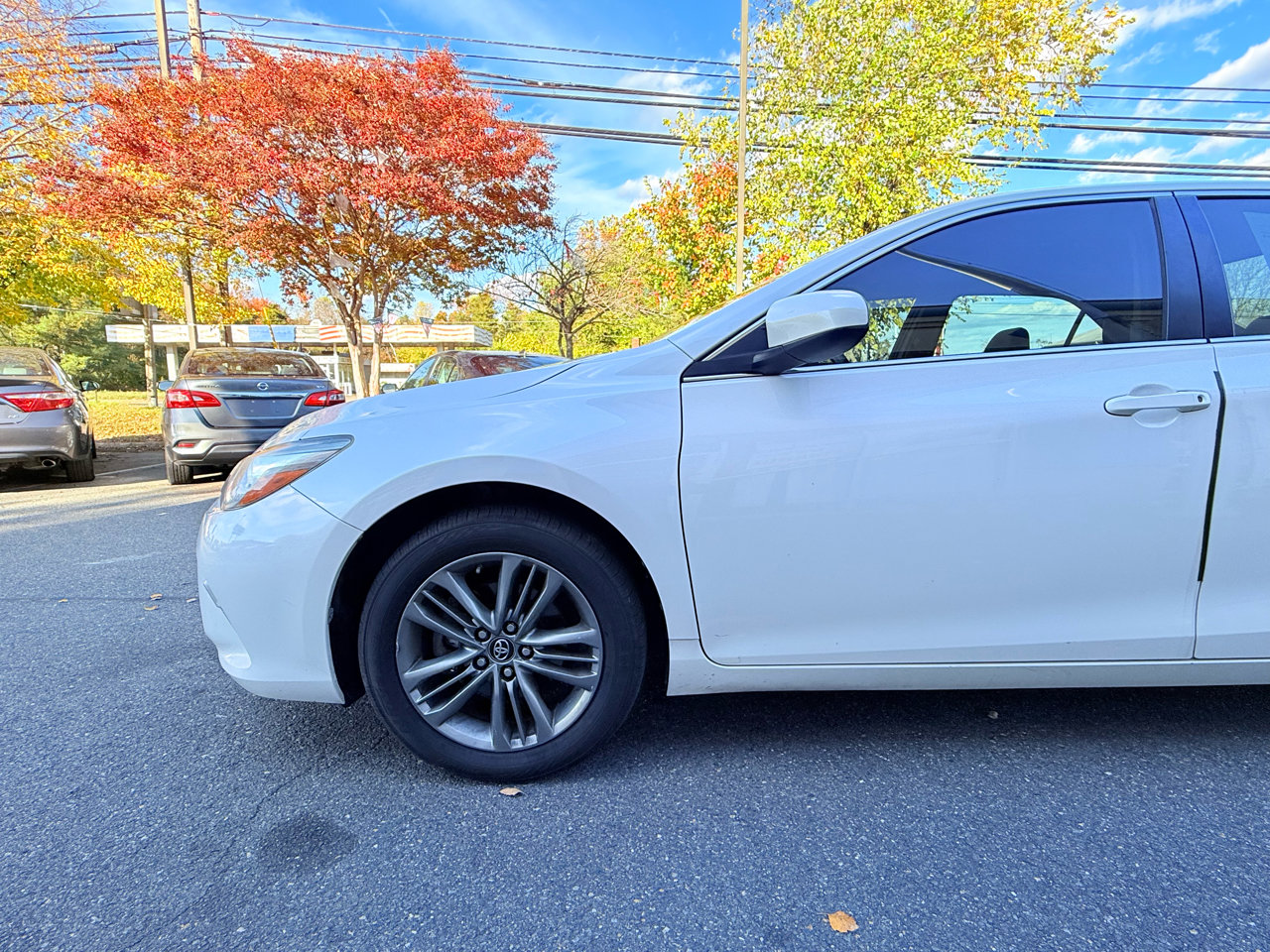 Used 2017 Toyota Camry SE image 5