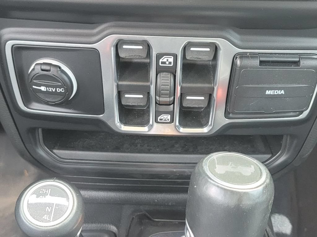 Used 2021 Jeep Wrangler Unlimited Sahara AWD/4WD image 28