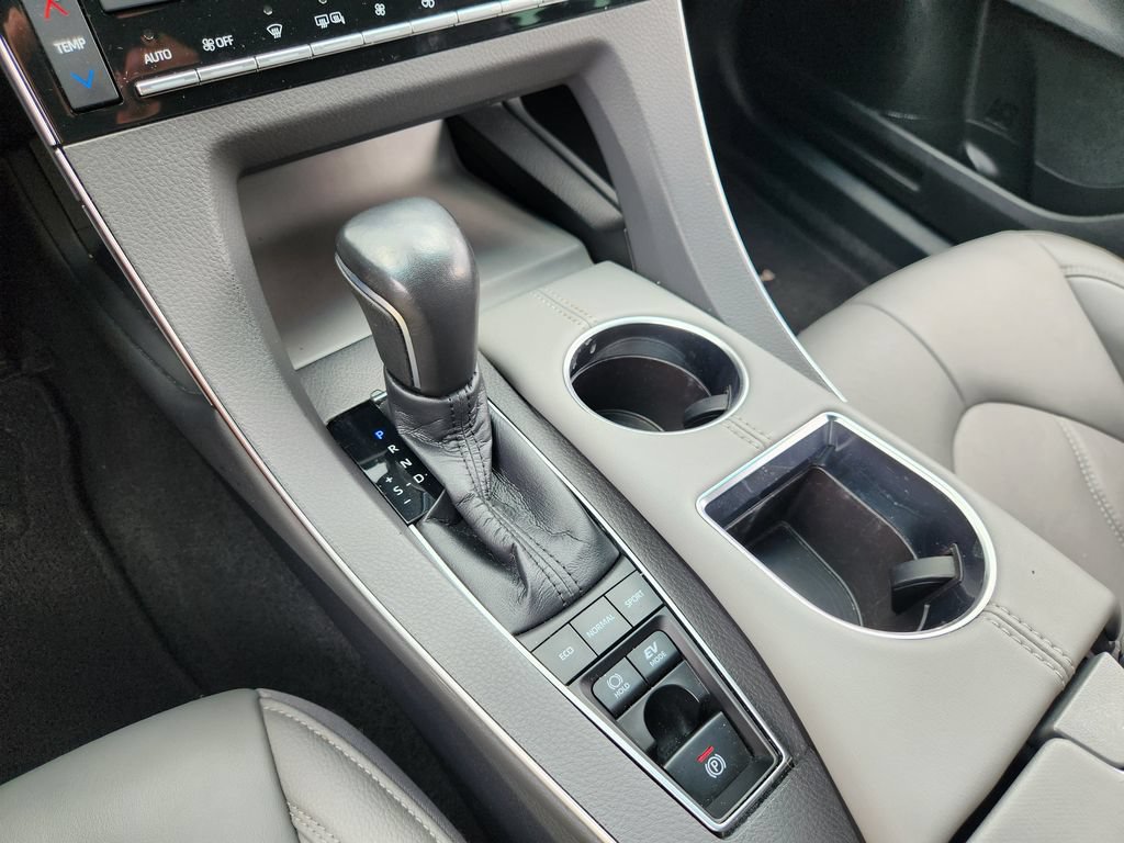 Used 2020 Toyota Avalon XLE w/ Moonroof Package FWD image 22