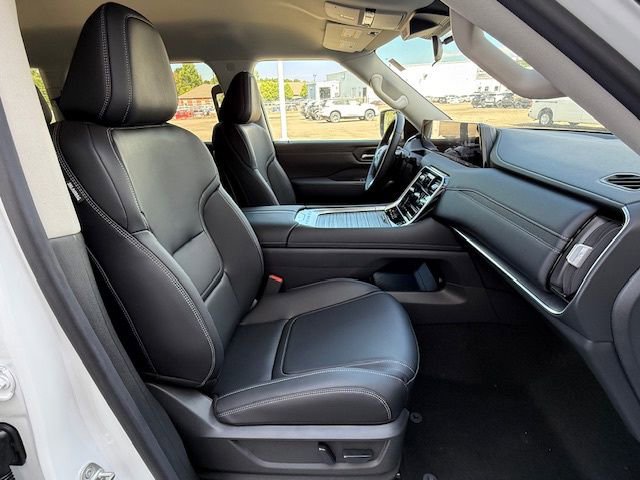 New 2026 Nissan Armada SV image 16