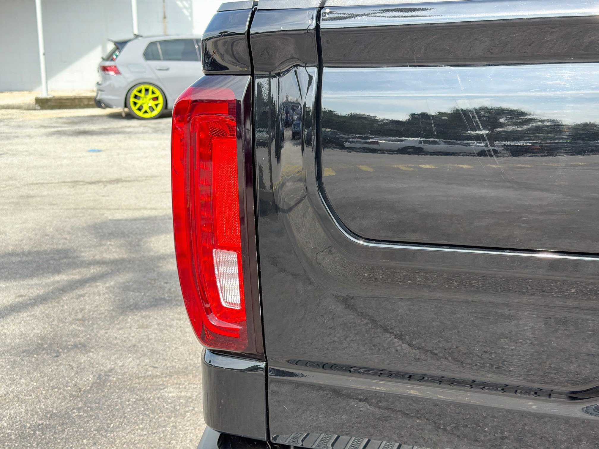 Used 2025 GMC Sierra 1500 SLT AWD/4WD image 10