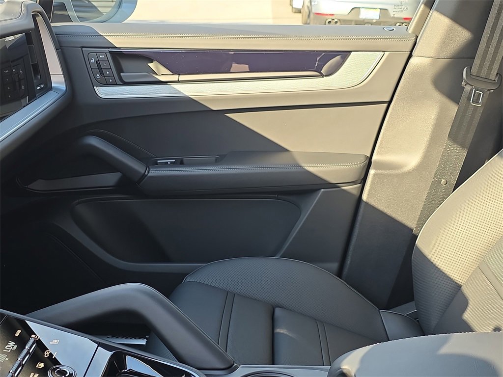 New 2026 Porsche Cayenne Coupe image 23