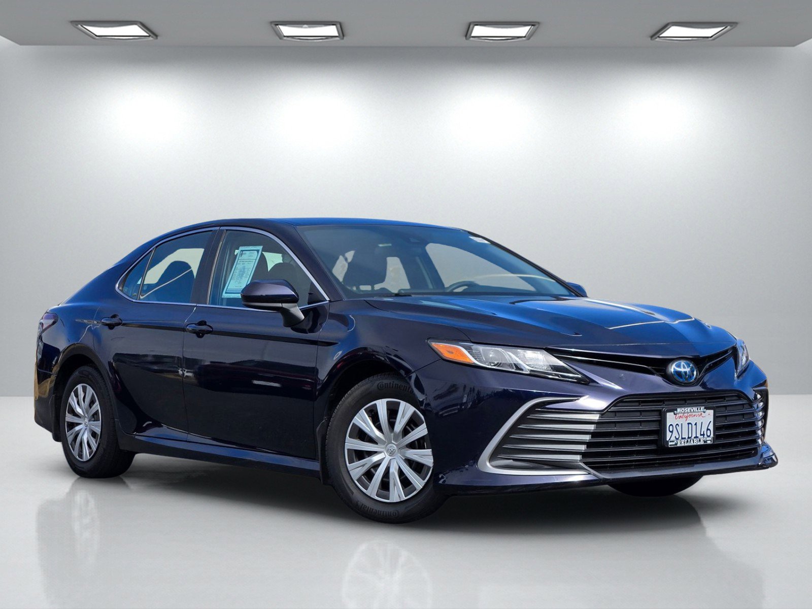 Used 2022 Toyota Camry LE FWD image 1