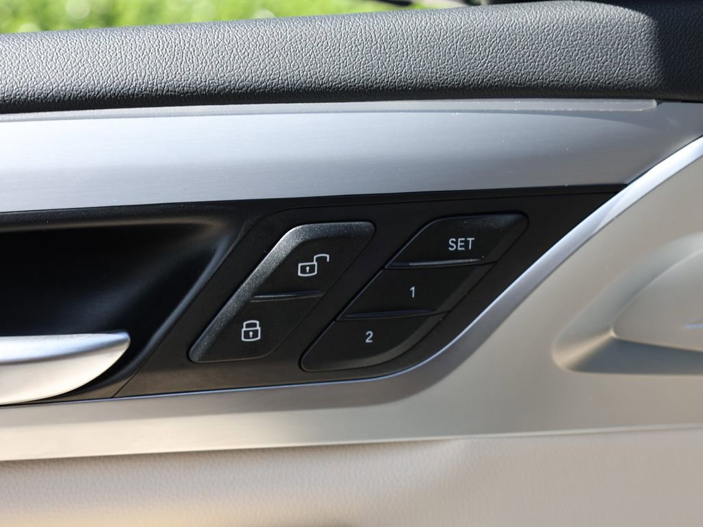 Used 2025 BMW X4 xDrive30i image 13