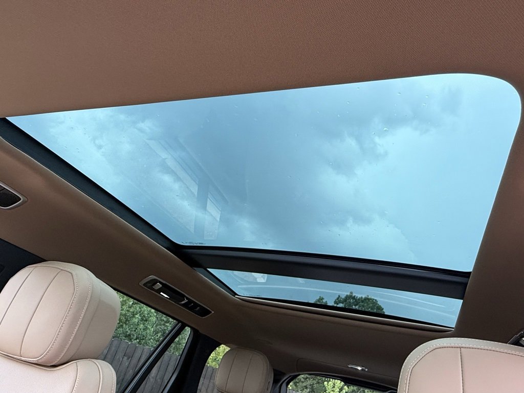 New 2025 Land Rover Range Rover Long Wheelbase SE image 35