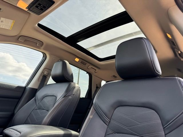 Used 2024 Nissan Pathfinder Platinum image 13