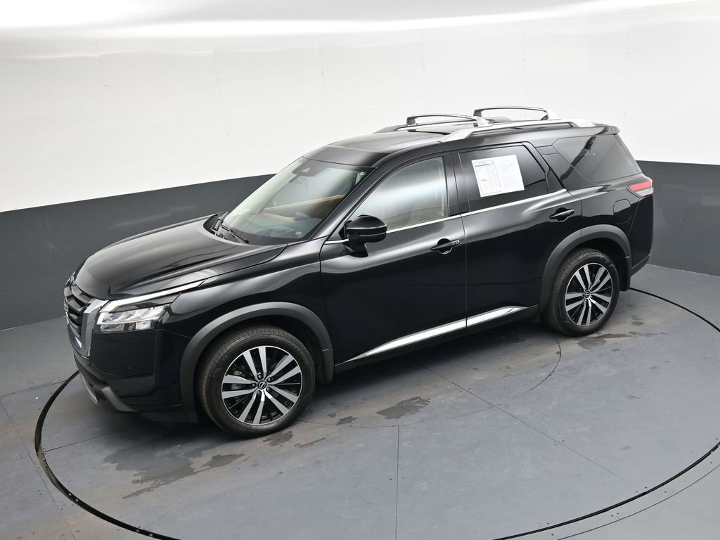 Used 2024 Nissan Pathfinder Platinum w/ Cargo Package image 37