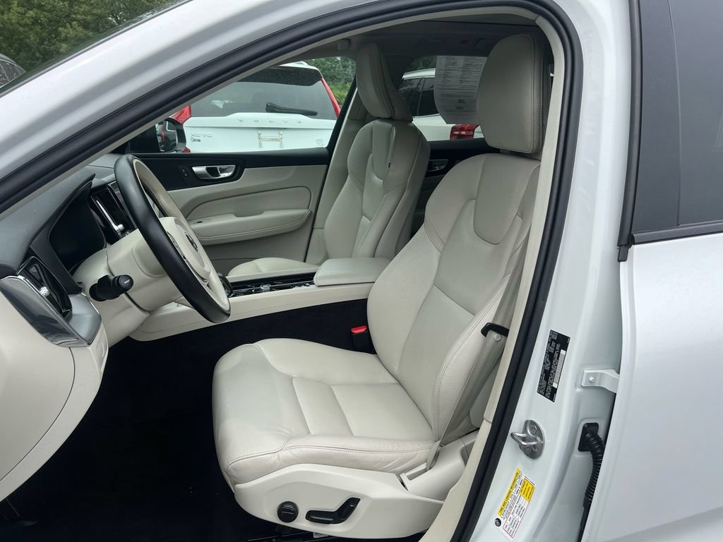 Certified 2024 Volvo XC60 B5 Core w/ Protection Package Premier AWD/4WD image 11