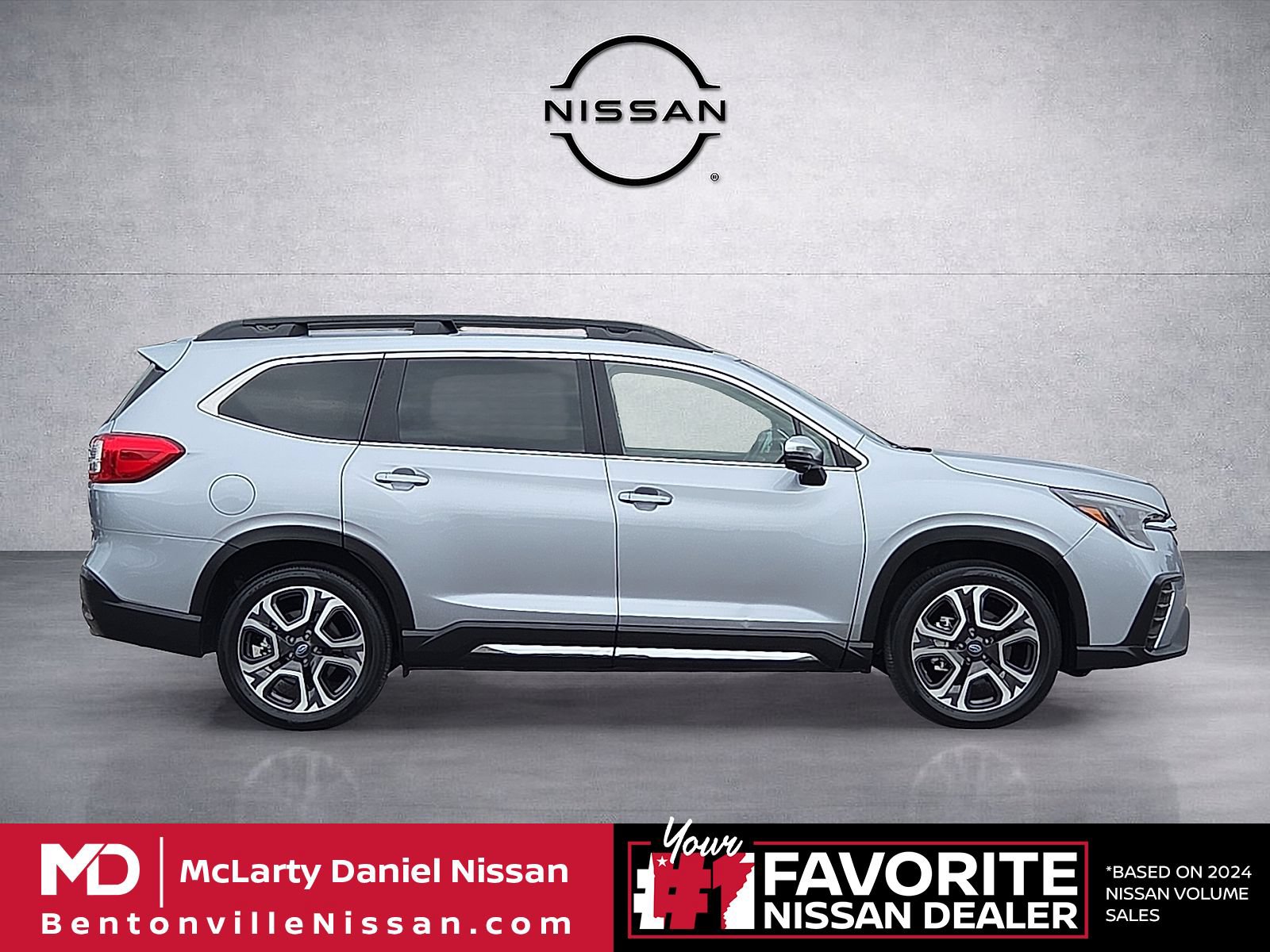 Used 2023 Subaru Ascent Limited w/ Technology Package AWD/4WD image 6