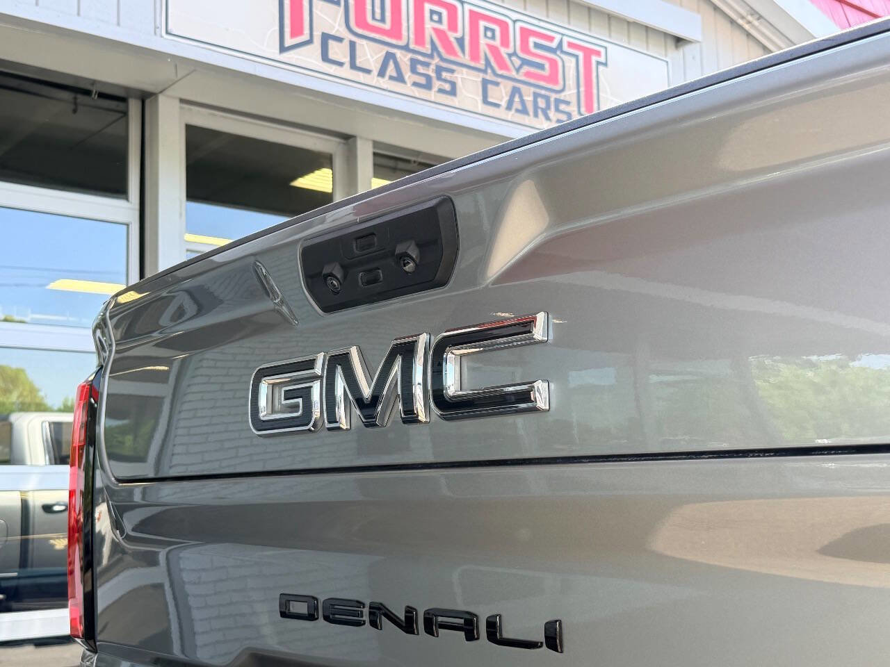 Used 2024 GMC Sierra 3500 Denali Ultimate AWD/4WD image 9