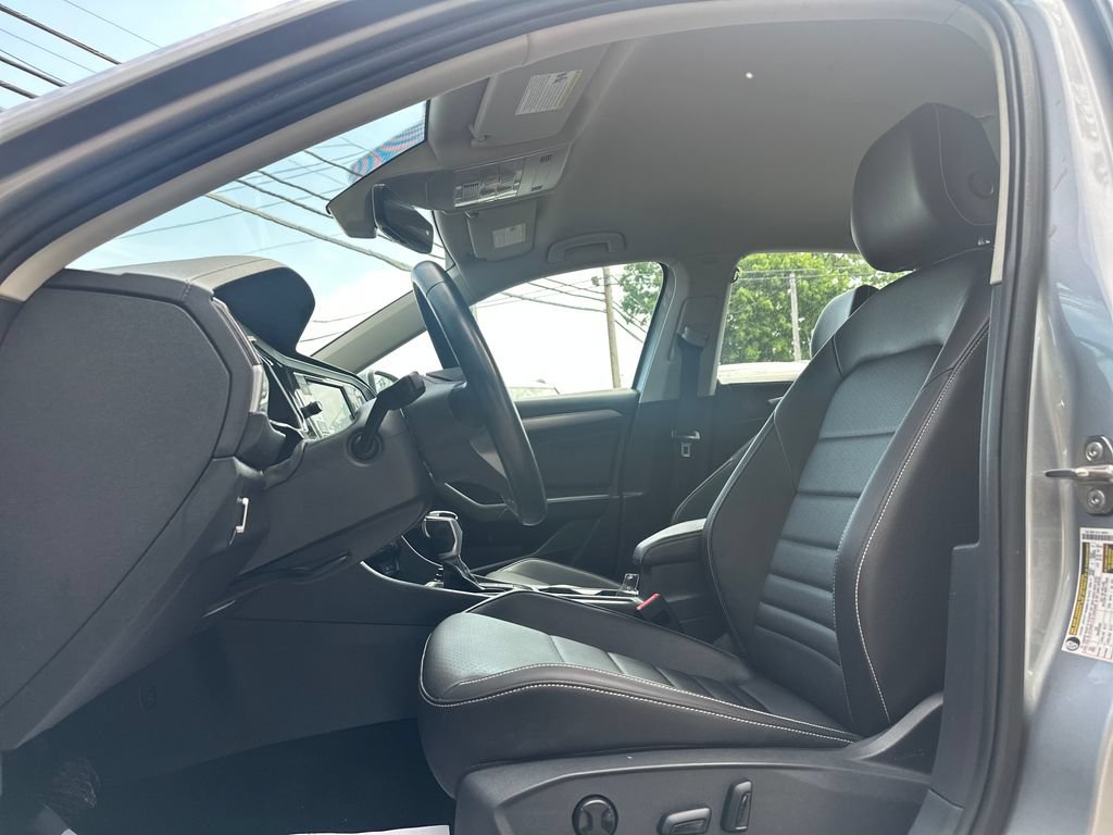 Used 2022 Volkswagen Jetta SE FWD image 8
