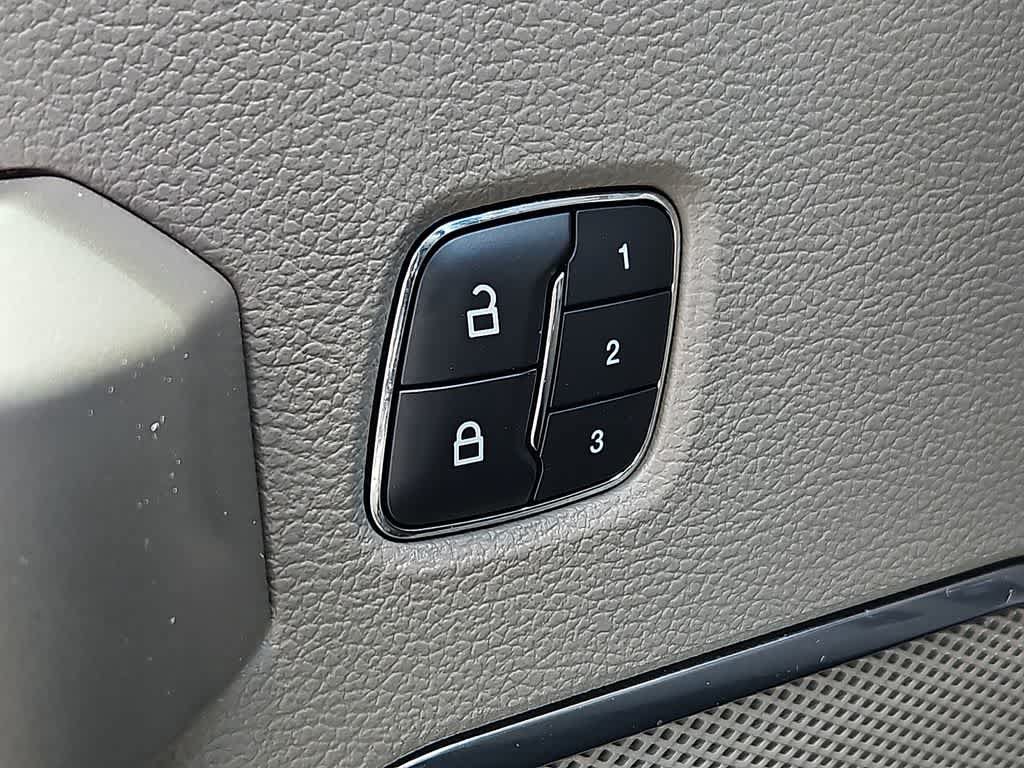 Used 2018 Ford F150 Lariat RWD image 22
