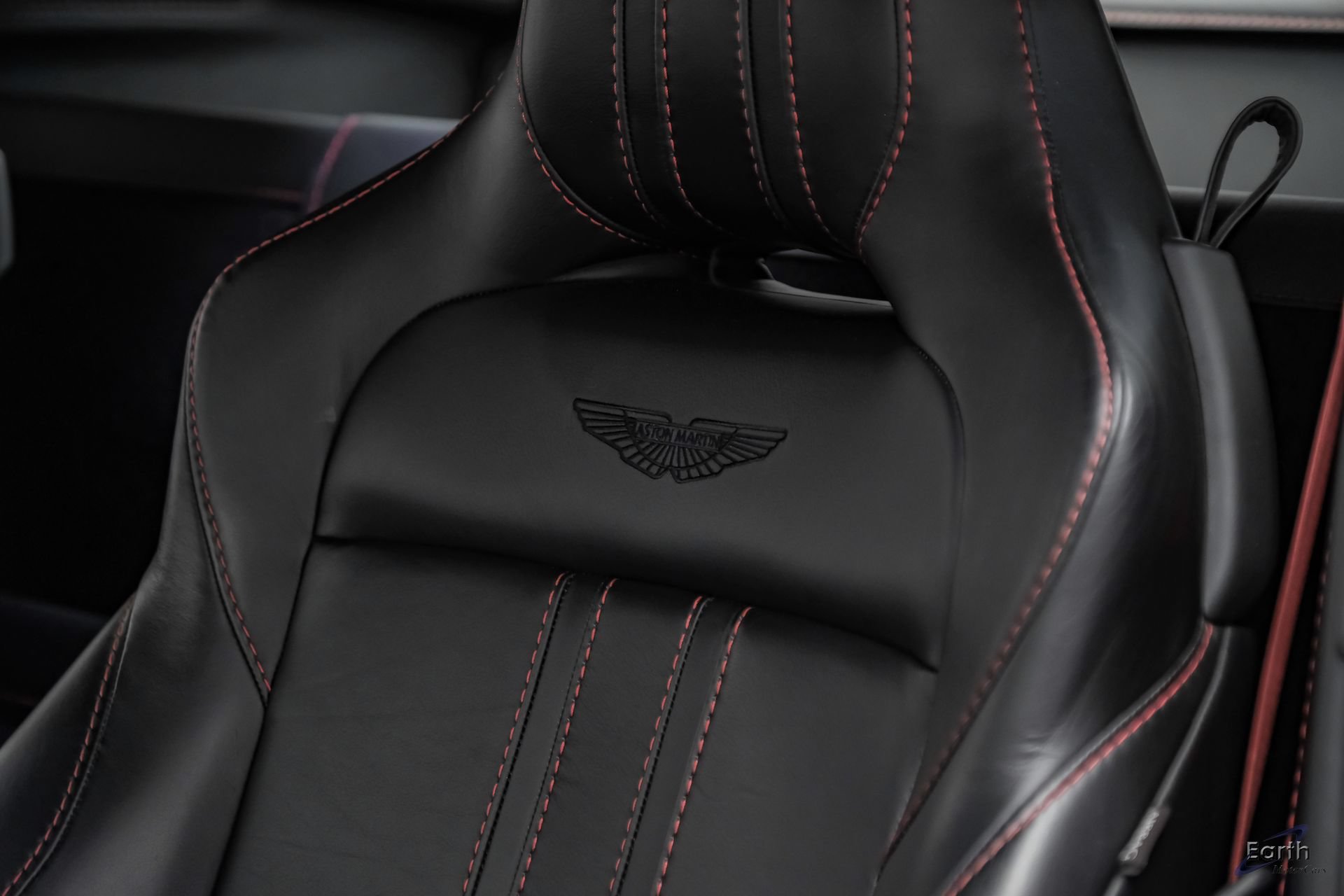 Used 2019 Aston Martin V8 Vantage Coupe RWD image 44
