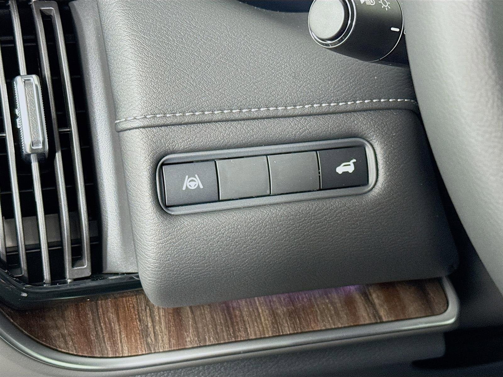 New 2026 Nissan Armada Platinum RWD image 10