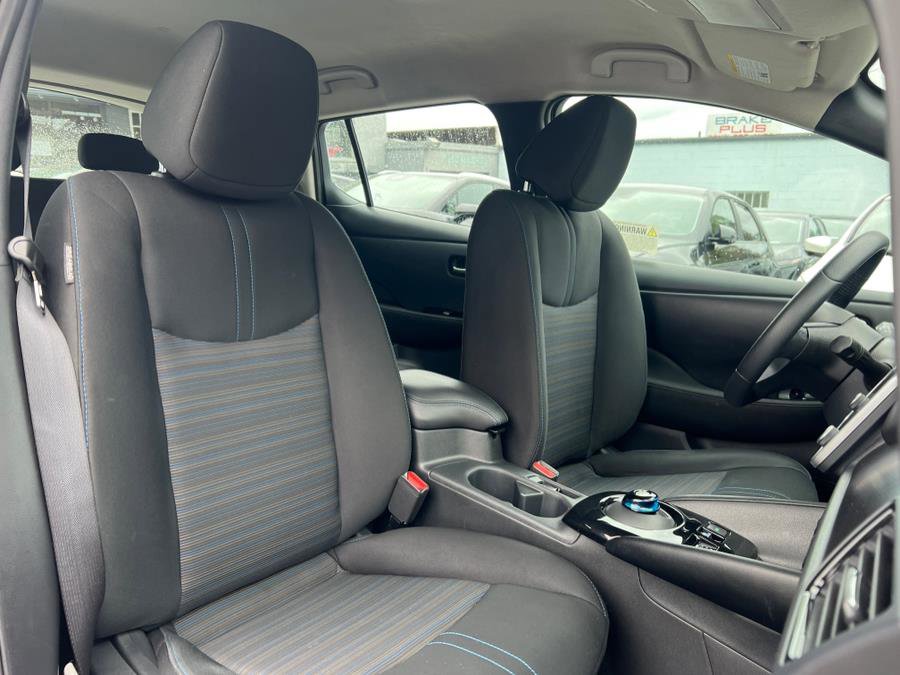 Used 2025 Nissan Leaf SV Plus image 30