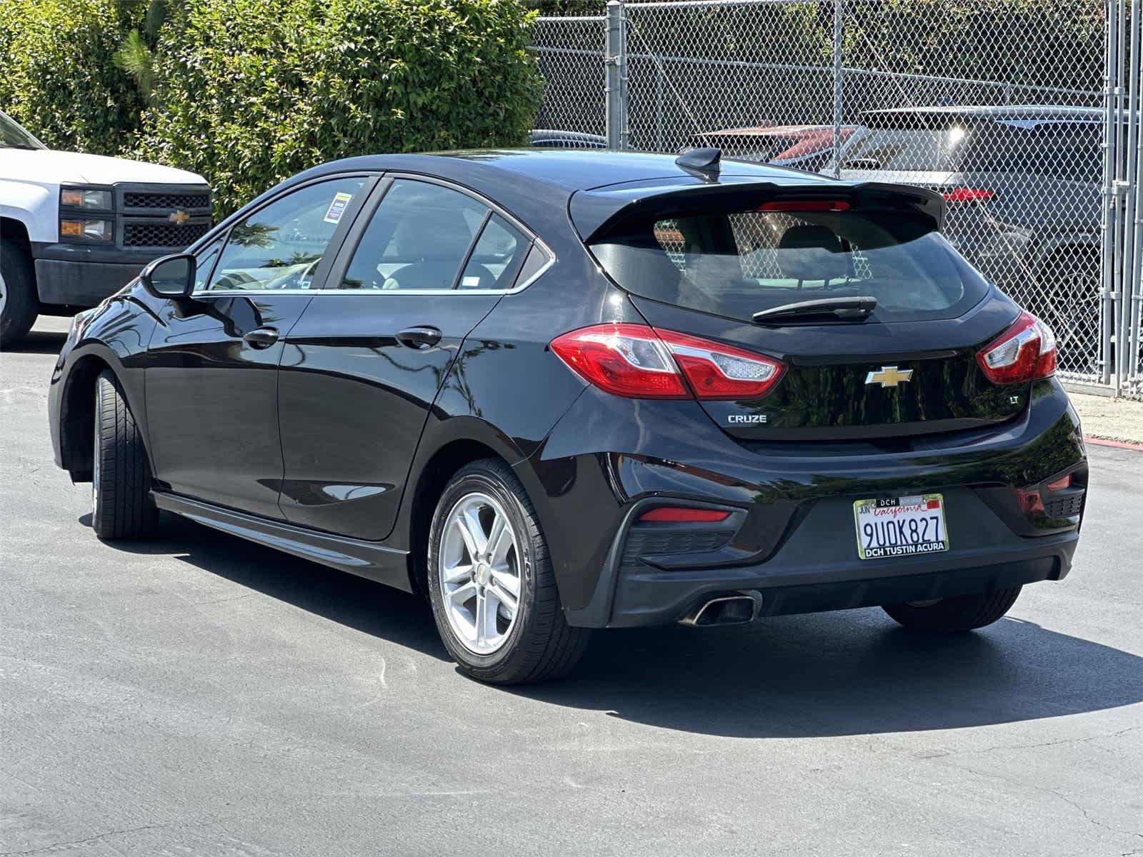 Used 2017 Chevrolet Cruze LT image 4