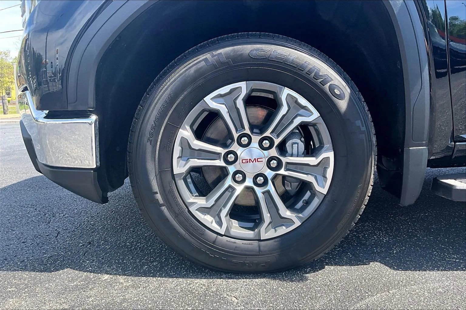 Used 2024 GMC Sierra 1500 SLT image 8