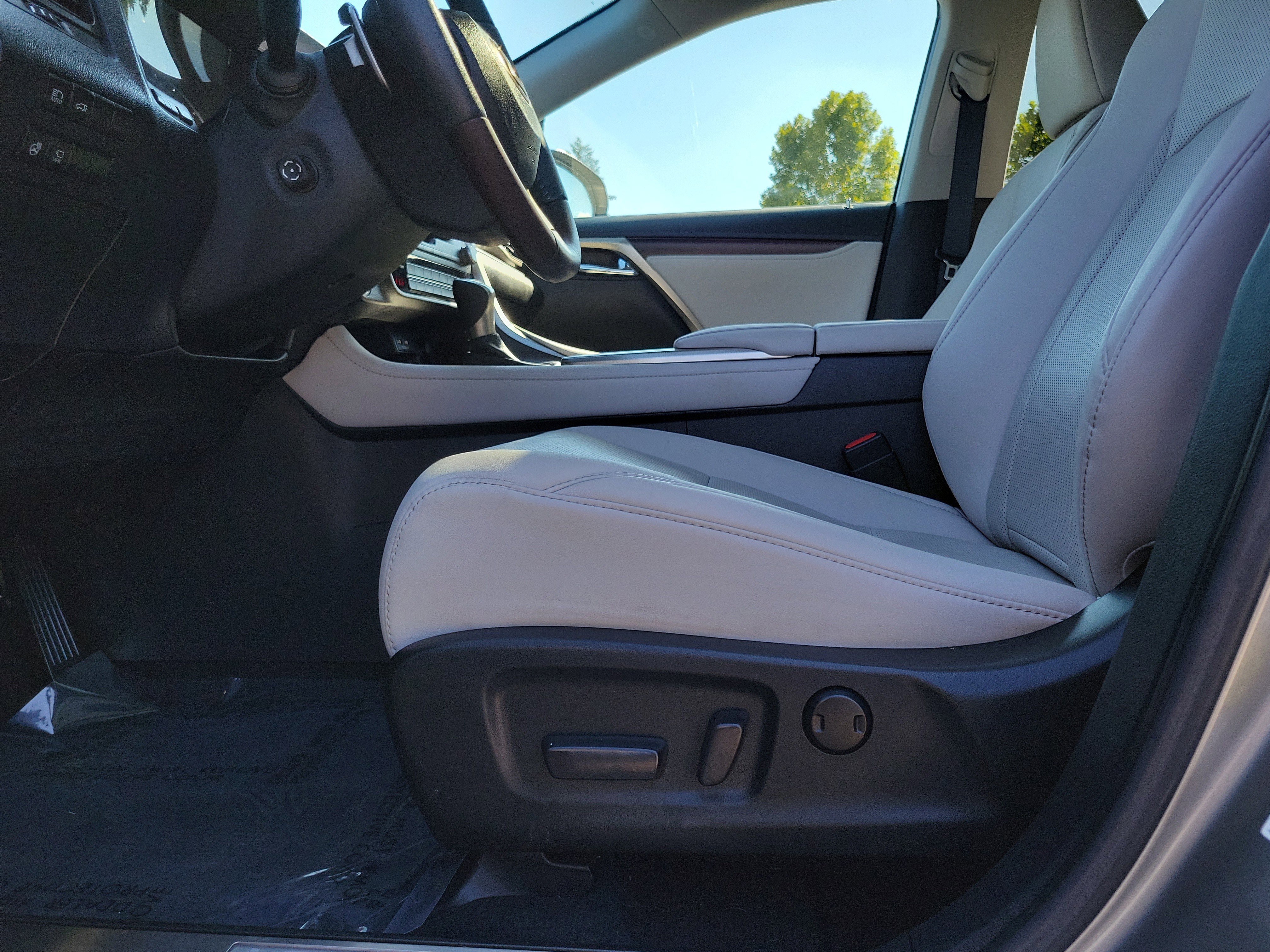 Used 2022 Lexus RX 350 FWD w/ Premium Package image 16
